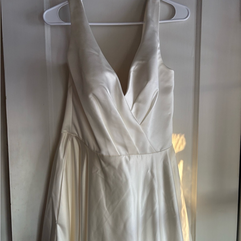 Watters White V-Neck Wedding Dress - Picture 3 of 7